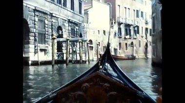 Venedik, Venedik 24 Mayıs 1980: Venedik 'in 1980' lerdeki görüntüleri gondolla ve gemiyle