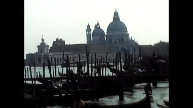 Venedik, Venedik 24 Mayıs 1980: Venedik 'in 1980' lerdeki görüntüleri gondolla ve gemiyle