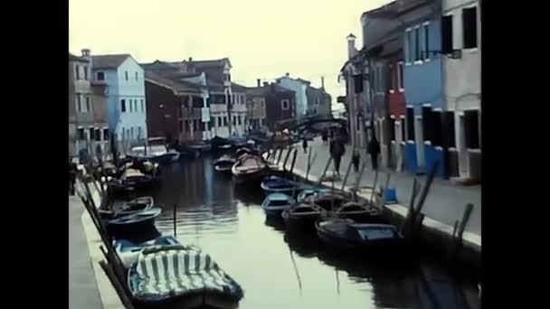 威尼斯 威尼斯 1980年5月24日 炎热的夏日 威尼斯的景色 大运河 在水面上漂浮的蒸汽 贡多拉的帆 — 图库视频影像