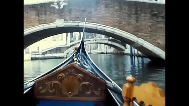 Венеция Венеция Мая 1980 Года Кадры Венеции 1980 Годов Гондоле — стоковое видео