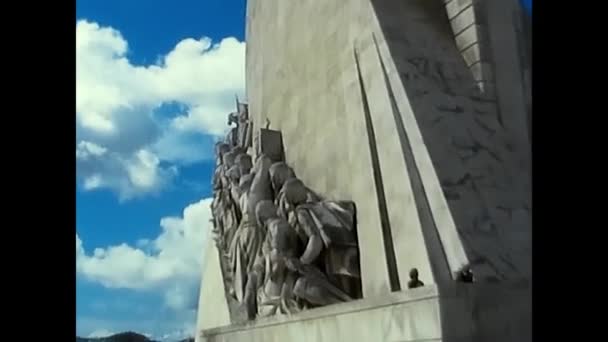 Portugal Espagne Juin 1970 Inclinez Vous Des Touristes Sommet Monument — Video