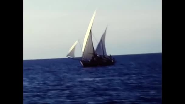 Maldive Oceano Indiano Agosto 1985 Barca Vela Navigazione — Video Stock