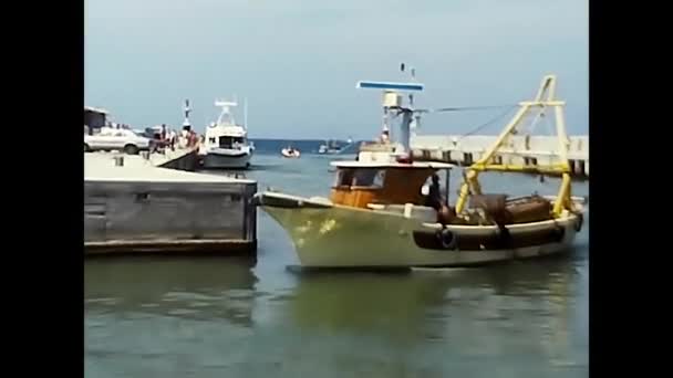 Lago Maior Piemonte Maio 1980 Barco Pesca Que Chega Porto — Vídeo de Stock