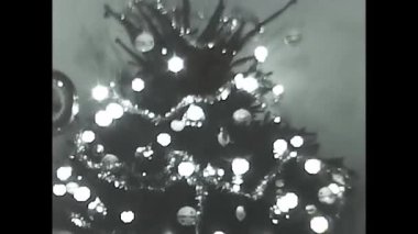 Milan, İtalya 10 Mayıs 1960: 60 'ların siyah beyaz Noel ağacı