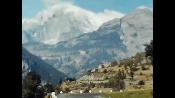 Valle Aosta Ottobre 1960 Paesaggio Del Monte Bianco Con Auto — Video Stock