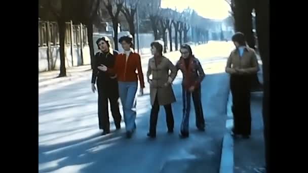 Palermo Italia Mayo 1970 Niños Parque Hablando Caminando Los Años — Vídeo de stock