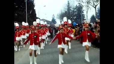 Novara, İtalya 18 Eylül 1970: 70 'lerin şarap festivali geçit töreninde oretler