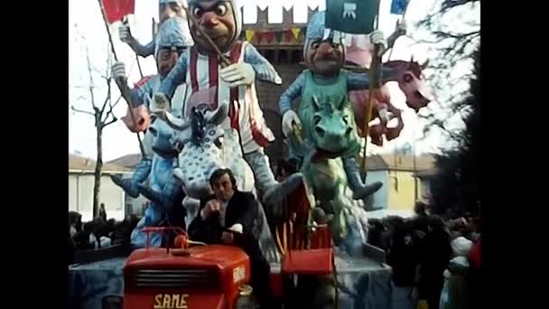 Novara Italy Setember 1970 Parade Fantastic Floats People Dressed Characters — ストック動画