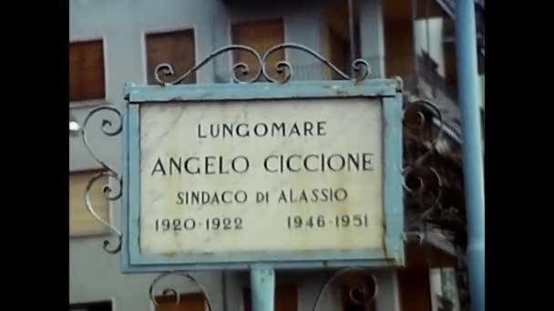 Alassio Liguria Αυγούστου 1980 80S Πινακίδα Στο Αλάσιο — Αρχείο Βίντεο