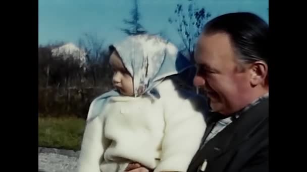 Milan Italy April 1980 Family Moments Little Girl Grandparents — Video