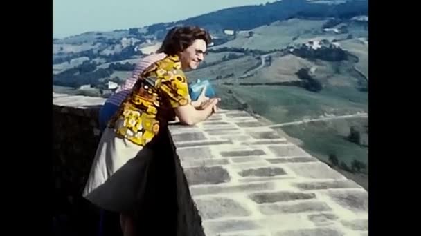 Brescia Italy August 1970 Tourists Castle Brescia 70S — Vídeo de Stock