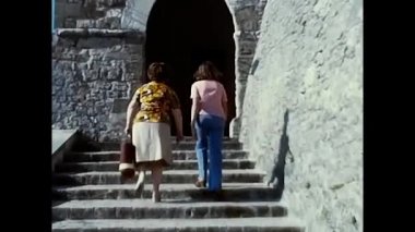 Brescia, İtalya 10 Ağustos 1970: Brescia 70 'lerin şatosuna turistler