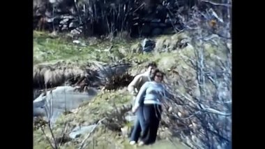 Ligutia İtalya 19 Mayıs 1970: insanlar 70 'lerde dağlardan indiler.