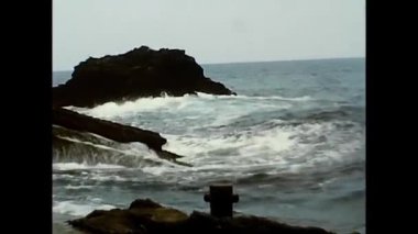 Ligutia İtalya 19 Mayıs 1970: 70 'lerden denize bakan bir uçurum manzarası