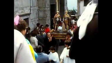 Milan, İtalya 10 Haziran 1970: 70 'lerden bir ülkenin dini geçit töreni