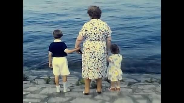 Milan Italy June 1970 70S Woman Children Lake — стоковое видео
