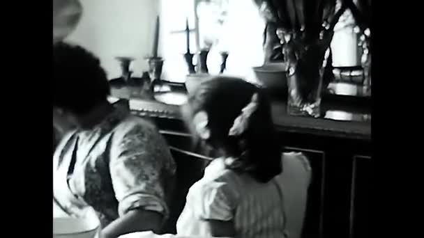 Valle Aosta Italy June 1950 Mom Daughter 50S Home Black — стоковое видео