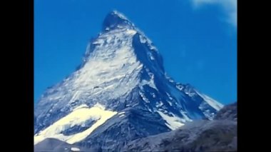 Vallese, İsviçre 16 Mayıs 1980: Valais manzarası 1980 'lerden farklı perspektiflerden görüldü