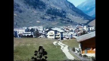 Vallese, İsviçre 16 Mayıs 1980: Valais manzarası 1980 'lerden farklı perspektiflerden görüldü