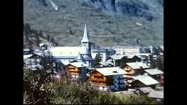 Vallese, İsviçre 16 Mayıs 1980: Valais manzarası 1980 'lerden farklı perspektiflerden görüldü