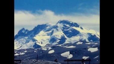 Vallese, İsviçre 16 Mayıs 1980: Valais manzarası 1980 'lerden farklı perspektiflerden görüldü