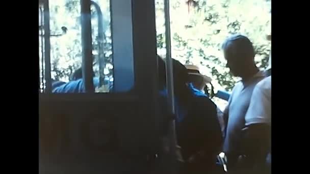 Vallese Switzerland May 1980 Cable Car Cabin Valais Transporting People — Stock Video