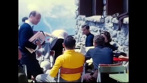 Vallese Switzerland May 1980 People Holiday Valais Switzerland 80S — Video Stock