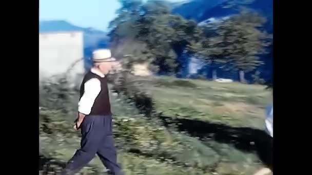 Trasquera Giugno 1960 Persone Vacanza Montagna Trasquera Negli Anni — Video Stock