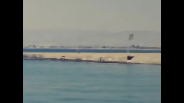 Greece Ευρώπη Μάη 1960 Κινηματογράφηση Στο Λιμάνι Δίπλα Στη Θάλασσα — Αρχείο Βίντεο