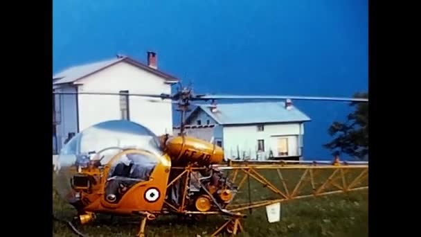 Trasquera Ιταλία Ιουνίου 1960 Ελικόπτερο Της Αστυνομίας Της Δεκαετίας Του — Αρχείο Βίντεο