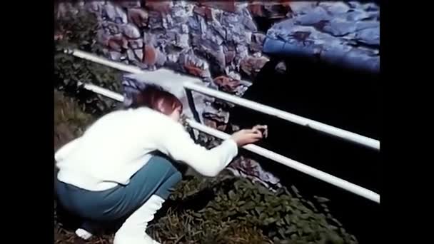 Trasquera Giugno 1960 Ragazza Che Svolge Attività Montagna Negli Anni — Video Stock