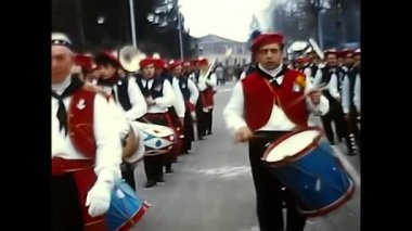 Oleggio, İtalya 15 Şubat 1960: Oleggio 60 'lardaki karnaval müzik grubu geçidi