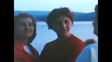 Milan, İtalya 10 Mayıs 1960: Mammina 60 'larda çoktan gölün kıyısına vardı.