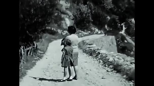 Milano Italy May 1960 People Mountains Black White 60S — Stok Video