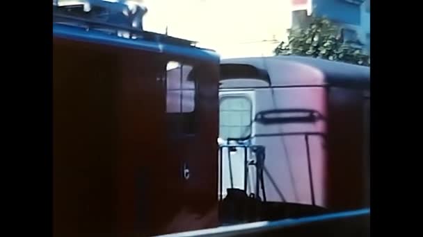 Milano Włochy Maja 1960 Czerwony Pociąg Który Jedzie Szwajcarii Lat — Wideo stockowe