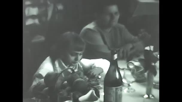 Milano Włochy Maja 1960 Komunijny Obiad Ceremonii Czarno Białych Latach — Wideo stockowe
