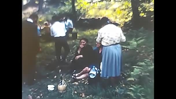 Milano Italien Mai 1960 Picknicken Den Bergen 60Er Jahre — Stockvideo