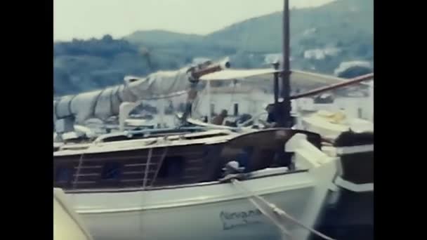 Procida Nápoles Junho 1960 Barcos Porto Procida — Vídeo de Stock