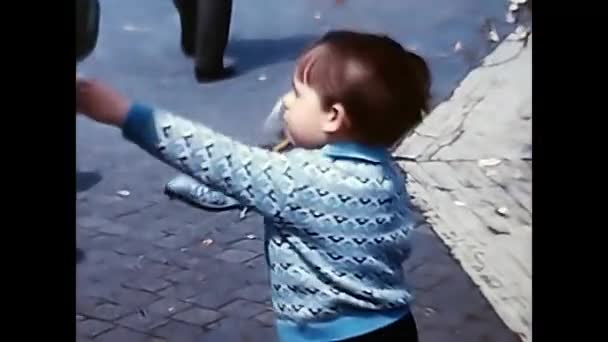 Roma Italy Maret 1960 Anak Bermain Taman Villa Borghese Rome — Stok Video
