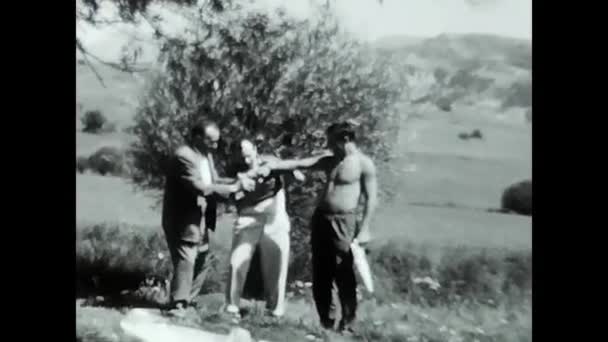 Roma Italia Junio 1950 Gente Picnic Las Montañas Blanco Negro — Vídeo de stock