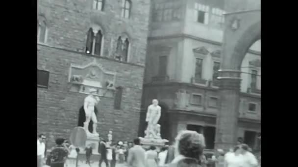 Florence Italy December 1960 Florence Tourists 60S Buildings Black White — Stockvideo