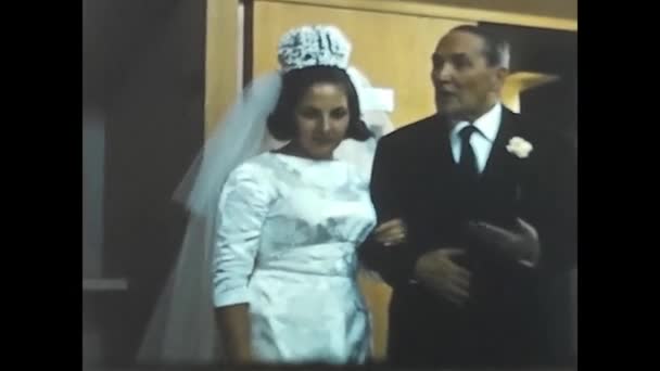 Rome Italy April 1950 Bride Talking 50S Restaurant — Vídeos de Stock