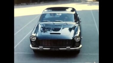 Roma, İtalya 16 Mart 1960: Gelinin arabayla gelişi