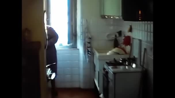 Florence Italy May 1960 Woman Kitchen 1960S — Stok Video