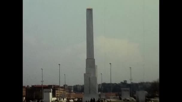 Rome Italy March 1960 Monument Rome People Walking 60S — Video