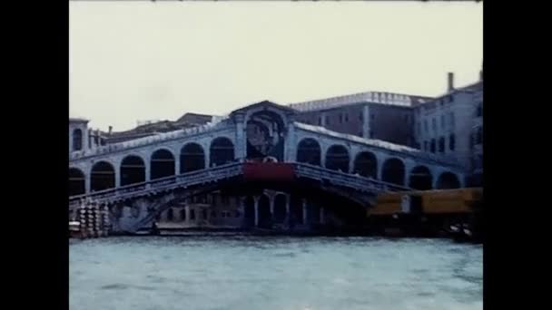 Venice Italy March 1960 Venice Ponte Sospiri 1960S — Stockvideo