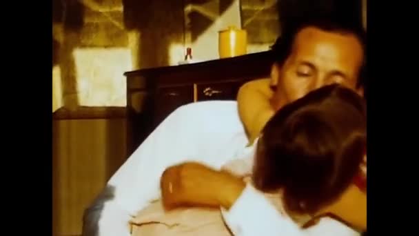 Ravello Naples June 1960 Little Girl Dad Happy Home 60S — Stok Video