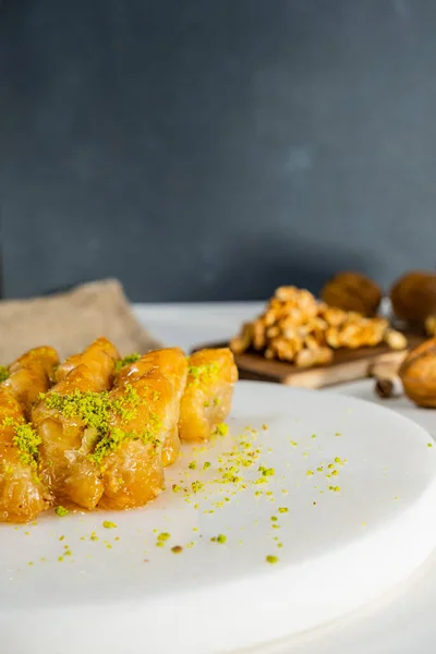 Baklava Nuez Sobre Mármol Blanco Postre Tradicional Oriente Medio Antep — Foto de Stock