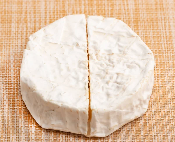 Queijo Camembert Como Fundo — Fotografia de Stock