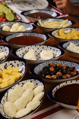 zengin ve leziz Türk Kahvaltı